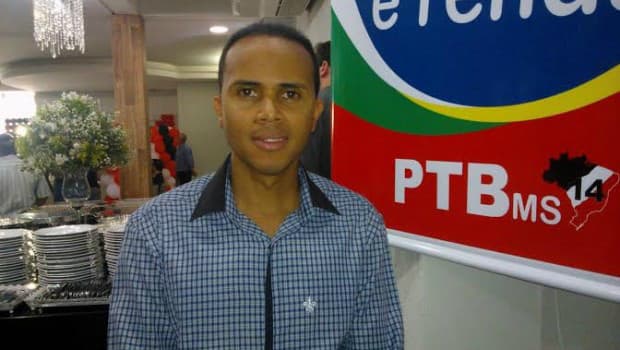Dinheiro da corrupção: Vereador Chocolate gastou R$ 400 mil com carros e imóvel