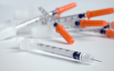 Costa Rica: Mulher faz reutilização de seringas e pega infecção; médico pede para trabalhador ir ao consultório particular