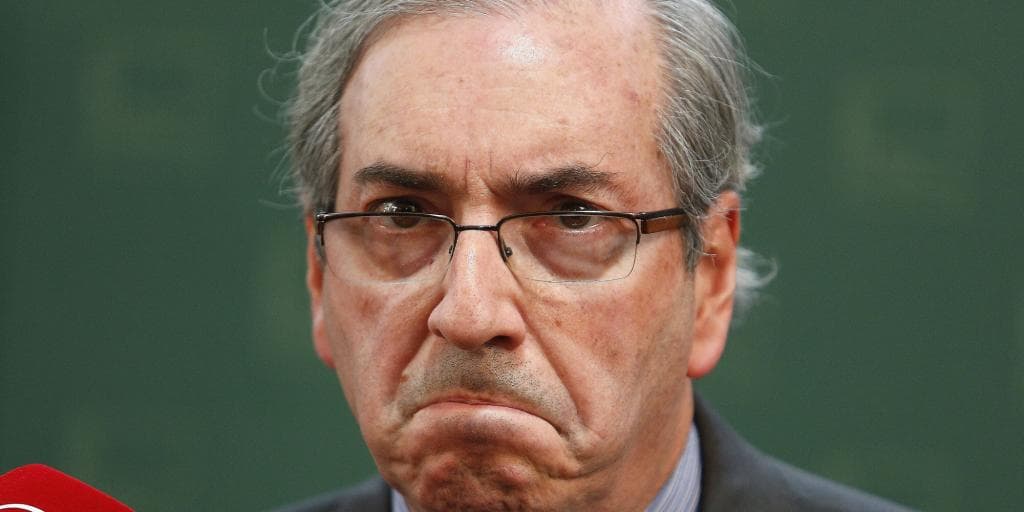 Policia Federal apreende celular de Cunha e faz devassa no PMDB