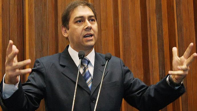 Prefeito não quer pagar o salário do vice