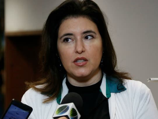Justiça bloqueia bens de Simone e mais sete denunciados por improbidade