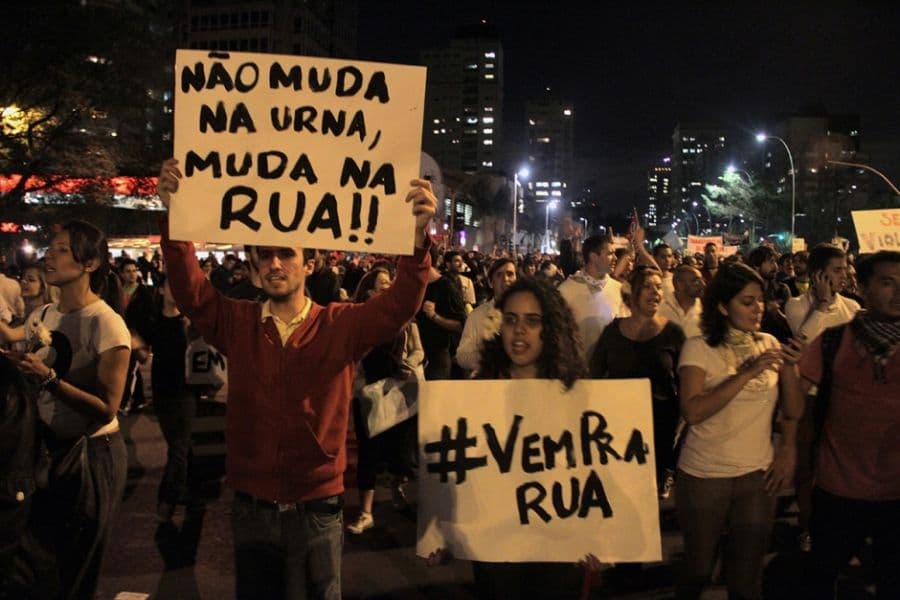 Manifestação é contra os corruptos