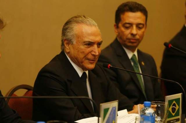 Temer usa avião da Força Aérea para discutir assuntos partidários em MS