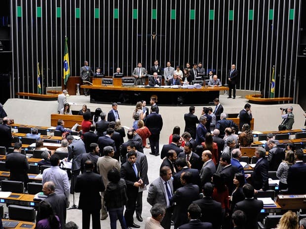 Bagunça!Ministros e secretários deixam cargos para votar sobre impeachment