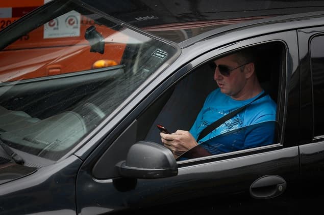 Multas de trânsito subirão até 66%; usar celular será infração gravíssima