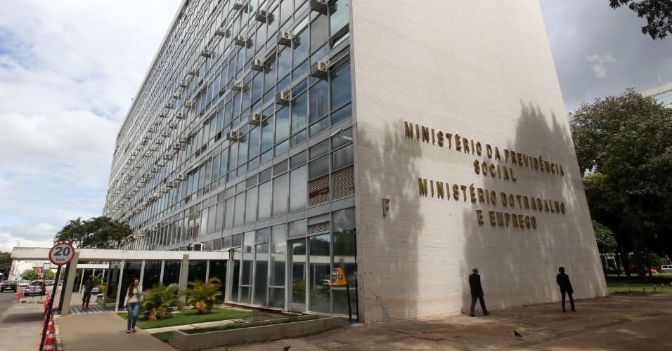 Sindicato vai à justiça para obter carta sindical