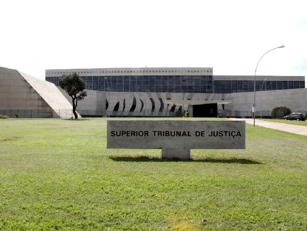DECISÃO JUDICIAL: Pai e mãe perdem o direito de cuidar dos seus cinco filhos
