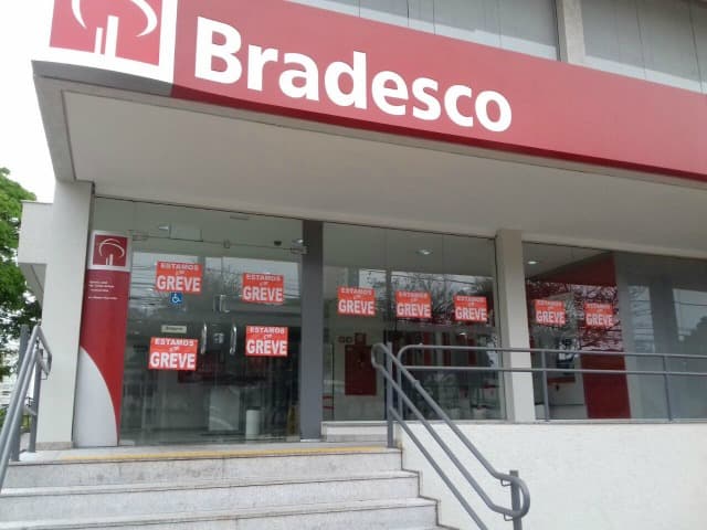Bancos funcionam normalmente em Costa Rica