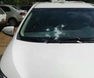 Brasileiro é assassinado a tiros de fuzil enquanto esperava dentro de táxi no Paraguai