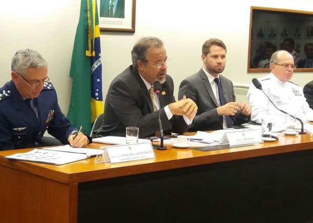 Reforma da Previdência não abrange militares