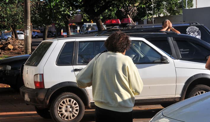 Homem vende carro por apenas R$ 300 para consumir drogas