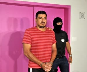 Matou a ex e jogou corpo na piscina