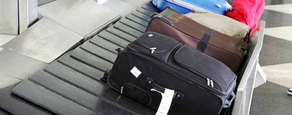 Mau exemplo: Deputados e senadores assinam ponto e viajam sem trabalharem