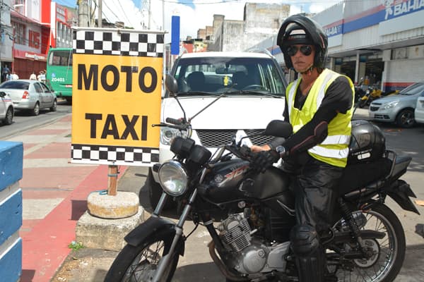 É muito caro ser mototaxista em Costa Rica. Lucro mensal pode não passar de 950 reais