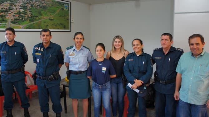 Figueirão: Primeira-dama apresenta projeto para criação da Patrulha Mirim