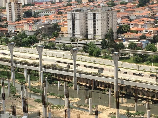 A cidade de São Paulo com 31 obras paradas e contratos suspensos