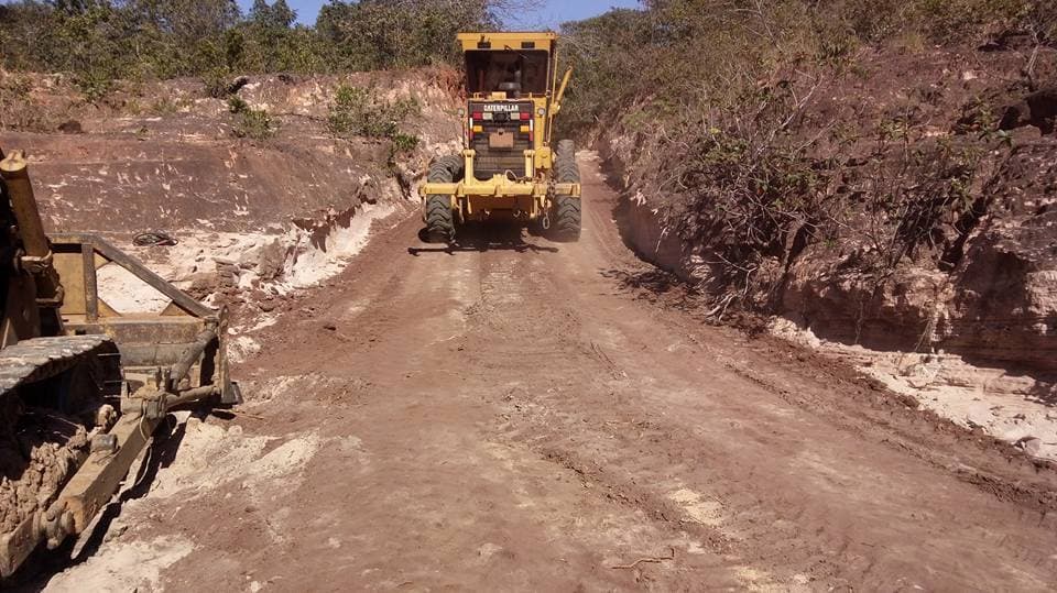 Prefeitura de Figueirão faz recuperação de estradas rurais
