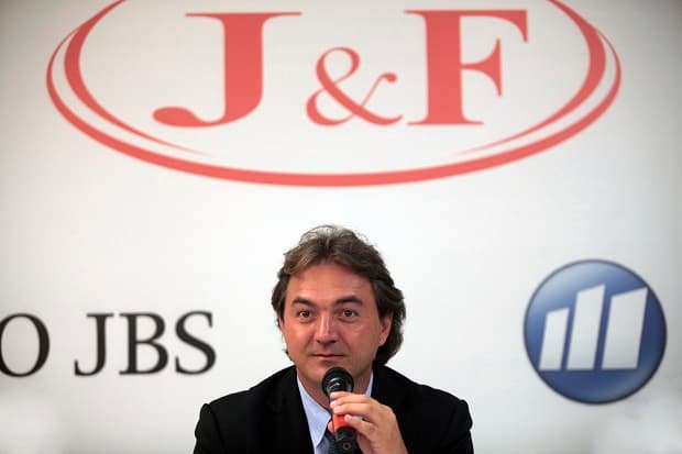 'Época' publica planilhas e notas de propina da JBS a políticos. Mais de R$ 1 bilhão em pagamentos