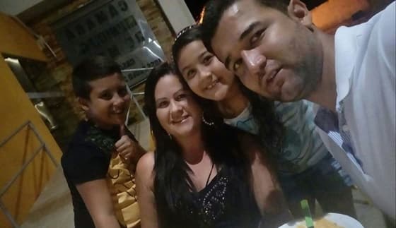 Hoje pela manhã: Mulher comete suicídio