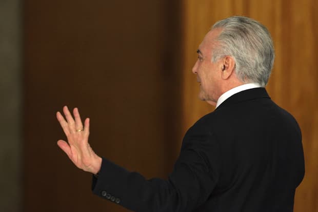 O Brasil tem os piores políticos do mundo, aponta Fórum de Davos