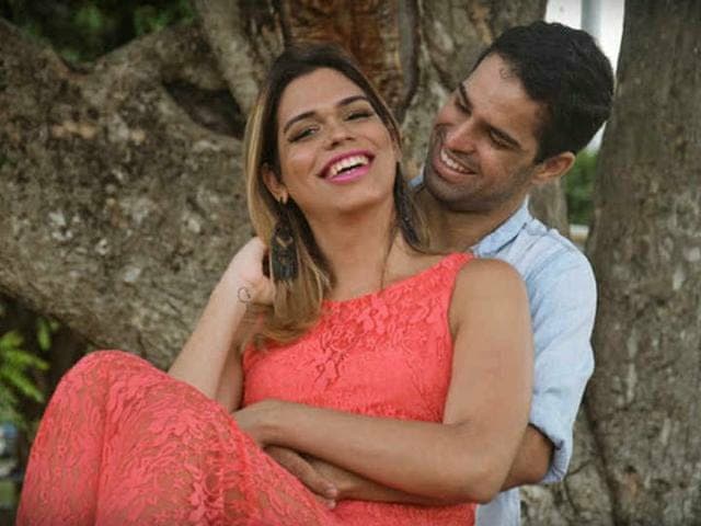 Estão casados: Ela é homem, mas ao mesmo tempo é "mulher"