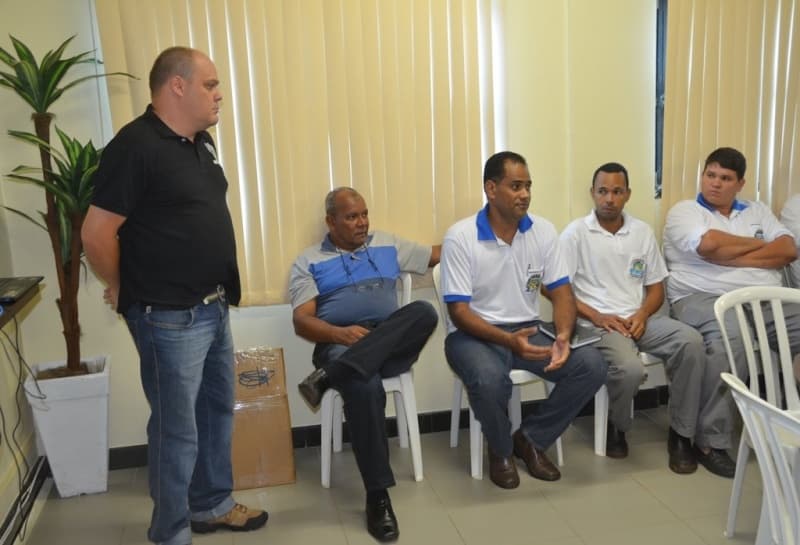 Grana no Bolso: Agentes de Saúde e de Endemias esperam por pagamento do incentivo do governo
