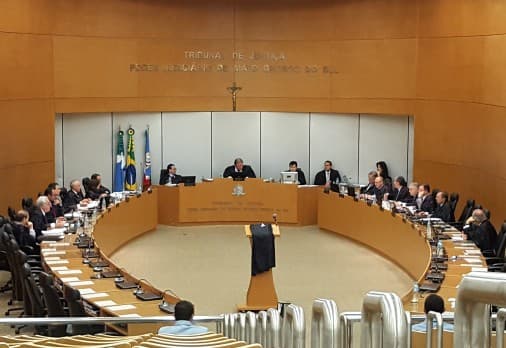 Absurdo! Desembargador de MS recebeu R$ 170 mil em outubro