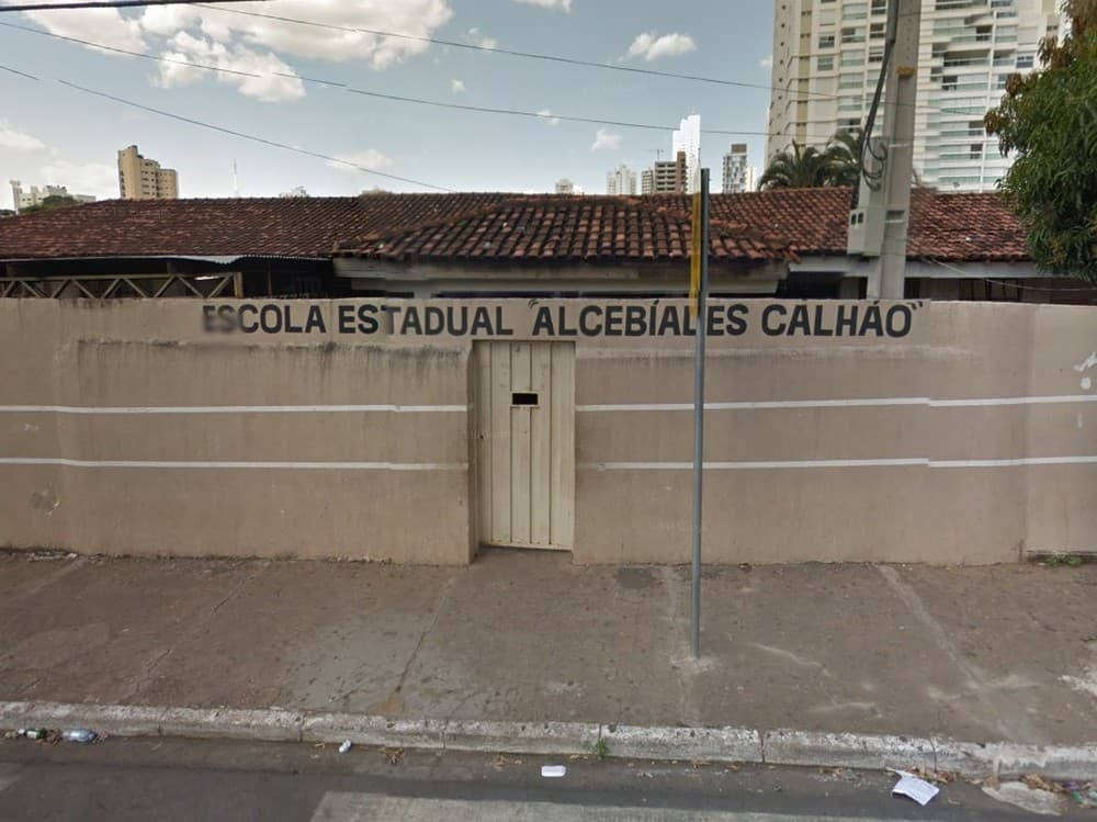 Mato Grosso: Diretora "tarada" é presa por seduzir alunos menores de idade