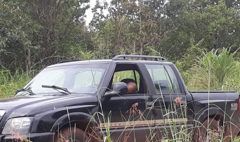 Hoje: Homem e esposa foram executados dentro da S-10