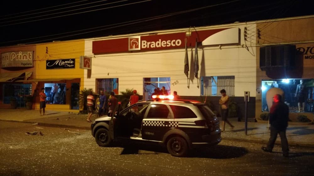 Alto Taquari: Bandidos explodem caixas eletrônicos do Bradesco