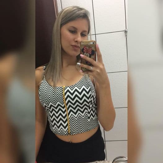Absurdo! Homem queima namorada por imaginar traição