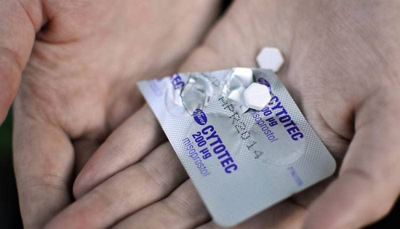 Jovem é torturada por sogra e namorado que introduziram abortivo na vagina da vítima