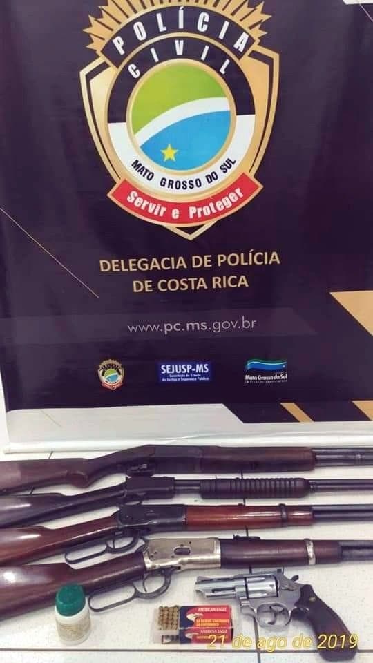 Policia apreende arsenal de armas em residência de Costa Rica