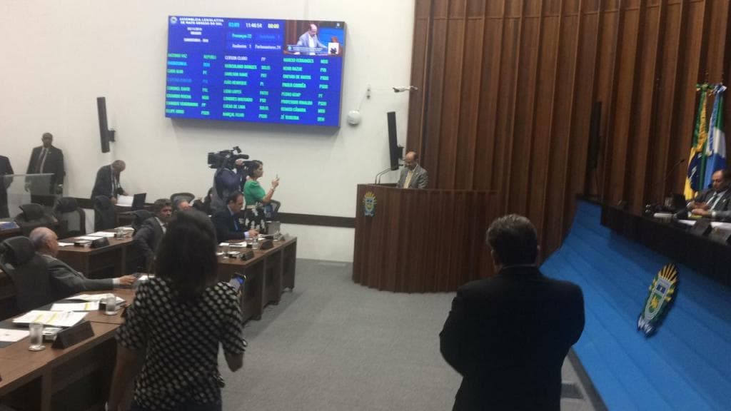 Deputado federal chama deputados estaduais de MS de "bundas-moles"