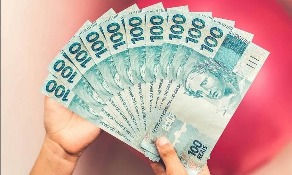 Governo Bolsonaro aumenta em R$ 41,00 o salário mínimo para 2020