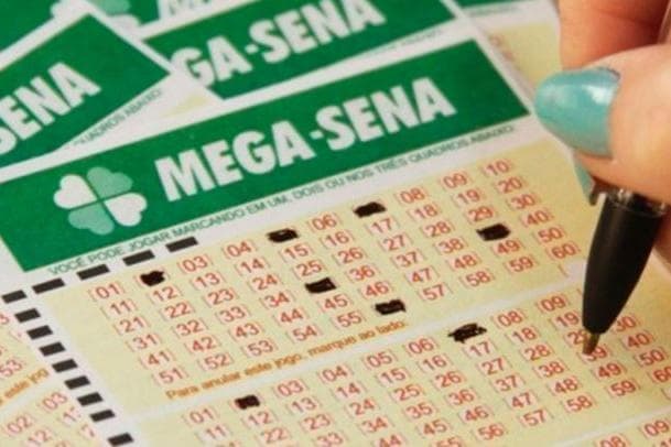 Dois ganhadores levam o prêmio da Mega Sena