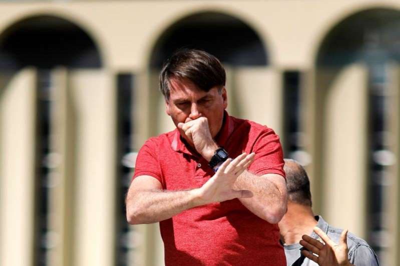 Jurista pede que STF obrigue Maia a analisar impeachment de Bolsonaro