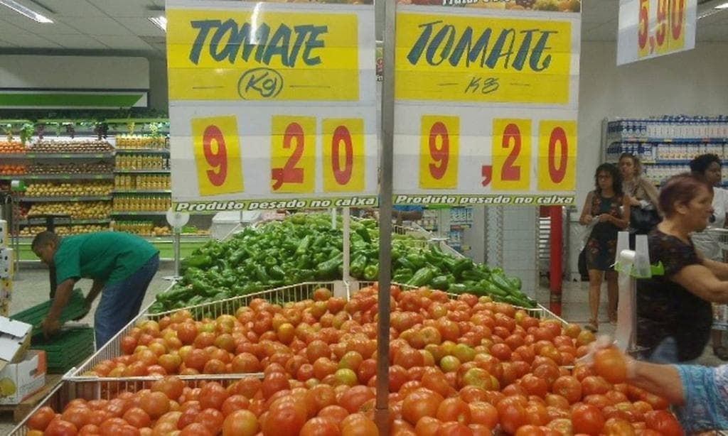 Curtas e Rápidas: Donos de supermercados acusam fornecedores pela a alta nos preços