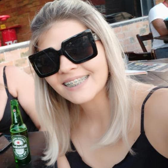 Hoje: Enfermeira Thais se suicida