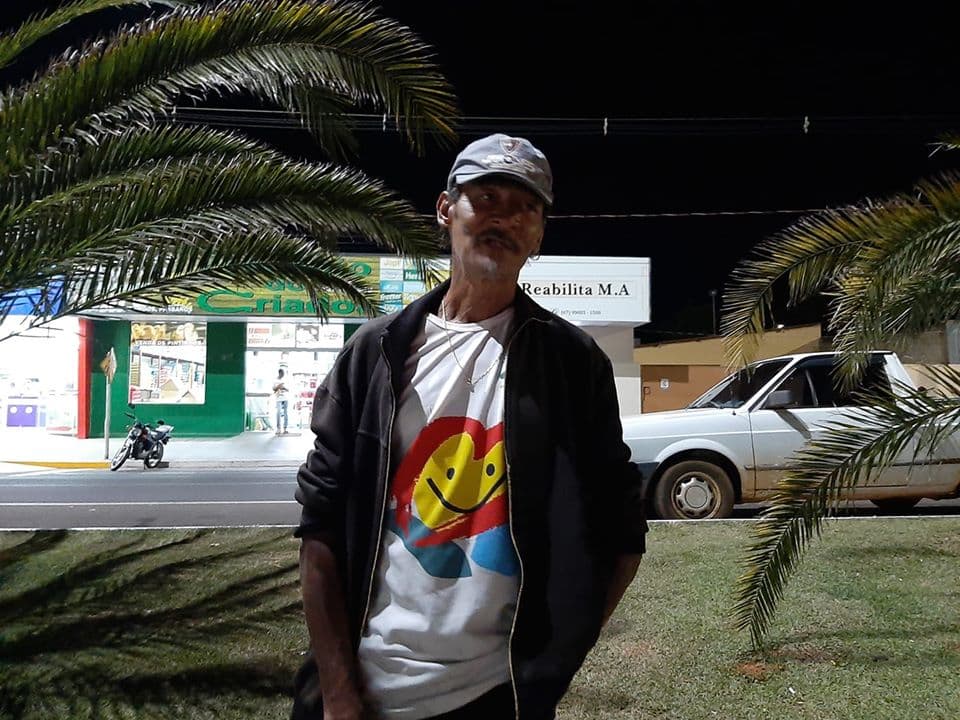 Homem não tem lugar para dormir e passa fome andando em busca de ajuda