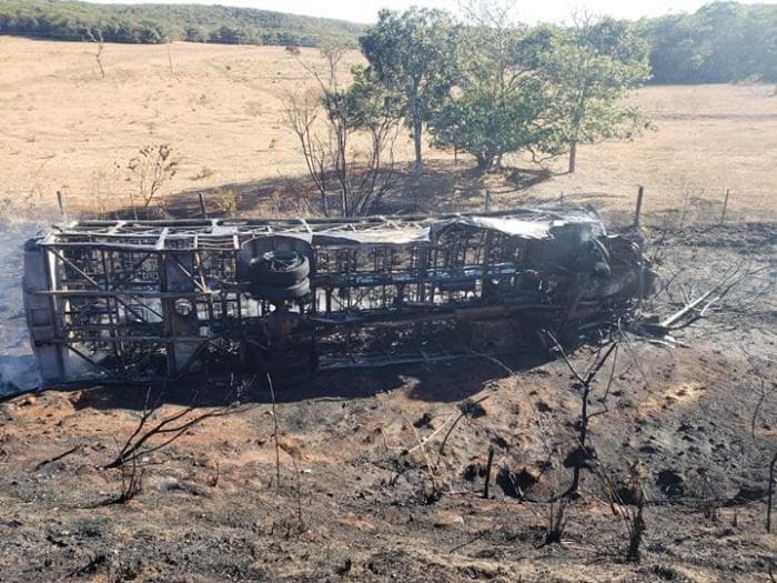 Agora: Ônibus da Iaco bate em Rodo Trem e provoca acidente grave