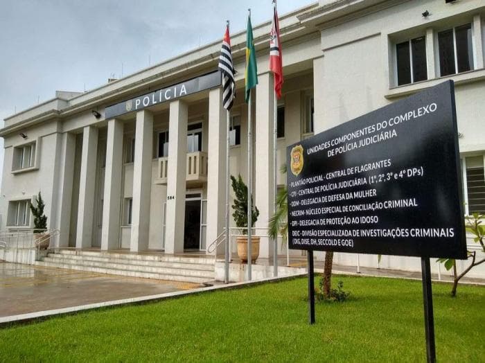 Pastor é esfaqueado por ex-mulher