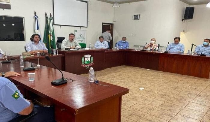 Secretário Riedel esteve em Naviraí na última quinta-feira, quando reuniu com lideranças