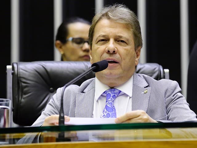 Deputado Bibo Nunes, aliado de Bolsonaro, disse que estudantes merecem ser queimados vivos